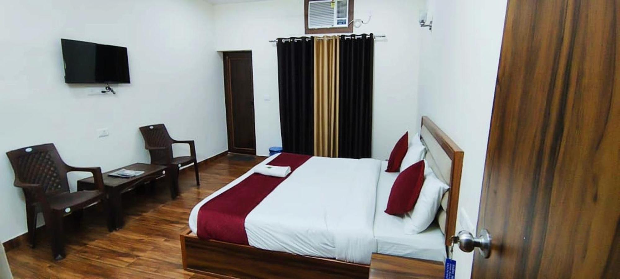 Luxury Rooms In Safdarjung Enclave Near Aiims & Safdarjung Hospital Ню Делхи Екстериор снимка