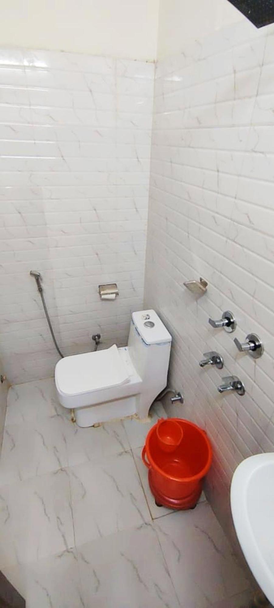 Luxury Rooms In Safdarjung Enclave Near Aiims & Safdarjung Hospital Ню Делхи Екстериор снимка